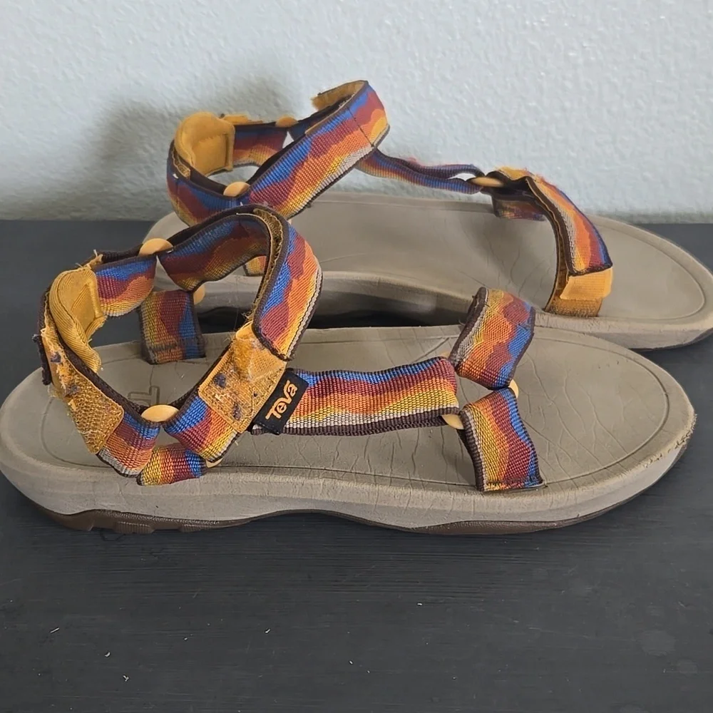 Teva Hurricane XLT 2 Vista Sunset Sandals Big Kids Size 5